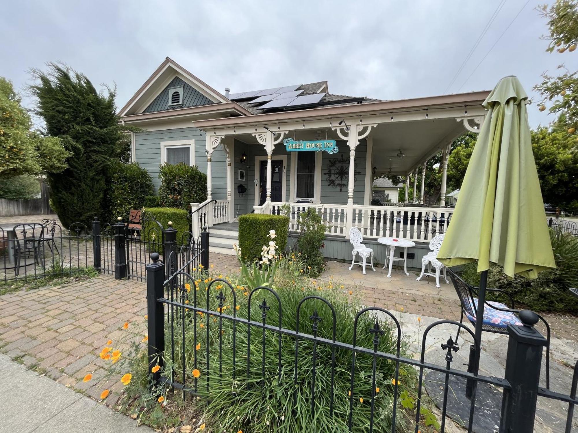 Abbey House Inn (Adults Only) Winters Exterior foto
